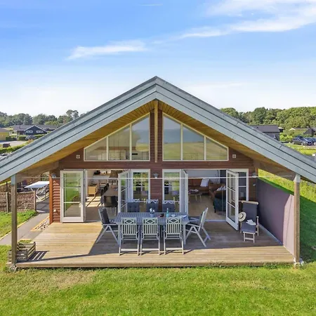 Aderice - 300m From The Sea By Interhome Mommark