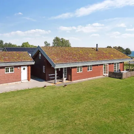 Aderice - 300m From The Sea By Interhome Mommark