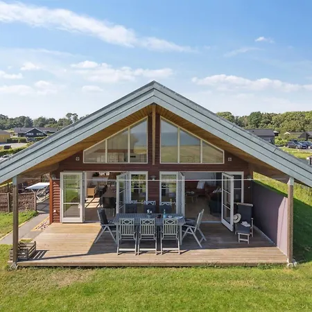 Aderice - 300m From The Sea By Interhome Mommark